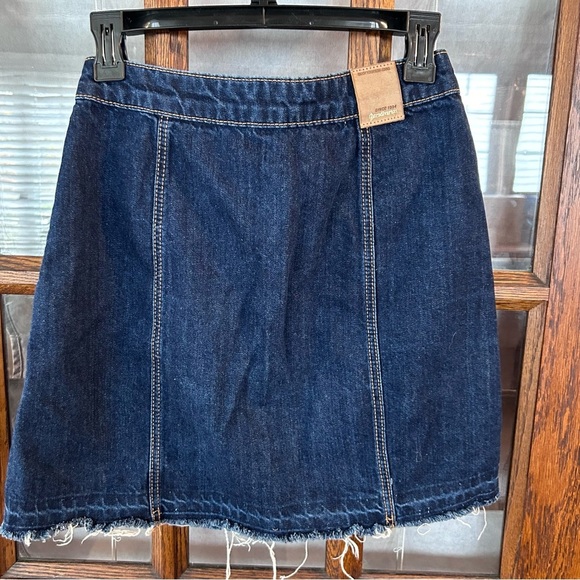 Stradivarius EUC Denim Skirt Size 4 raw hem - Picture 7 of 8